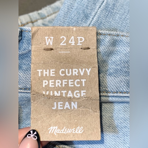Madewell The Petite Curvy Perfect Vintage Jean in Fitzgerald Wash - Picture 15 of 16